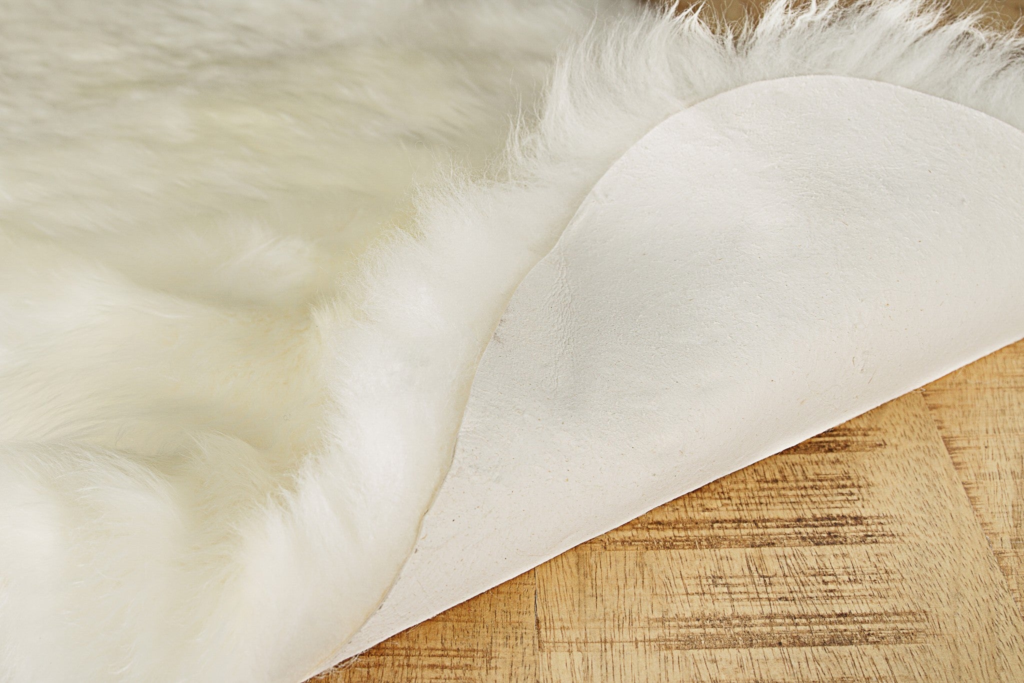 60" X 60" X 2" Off White Ciruclar Sheepskin  Rug