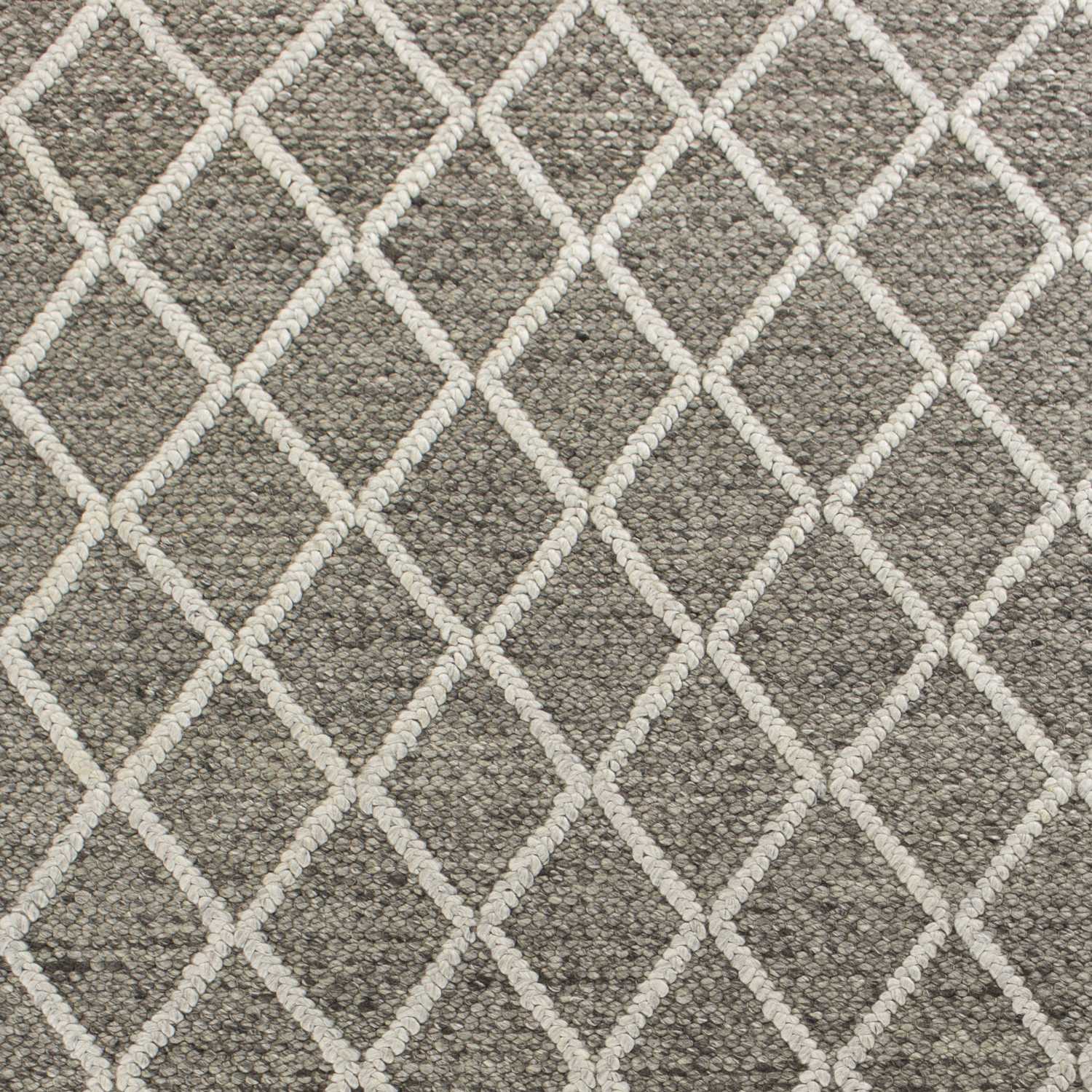 5'X7' Dark Grey Hand Woven Diamond Pattern Indoor Area Rug