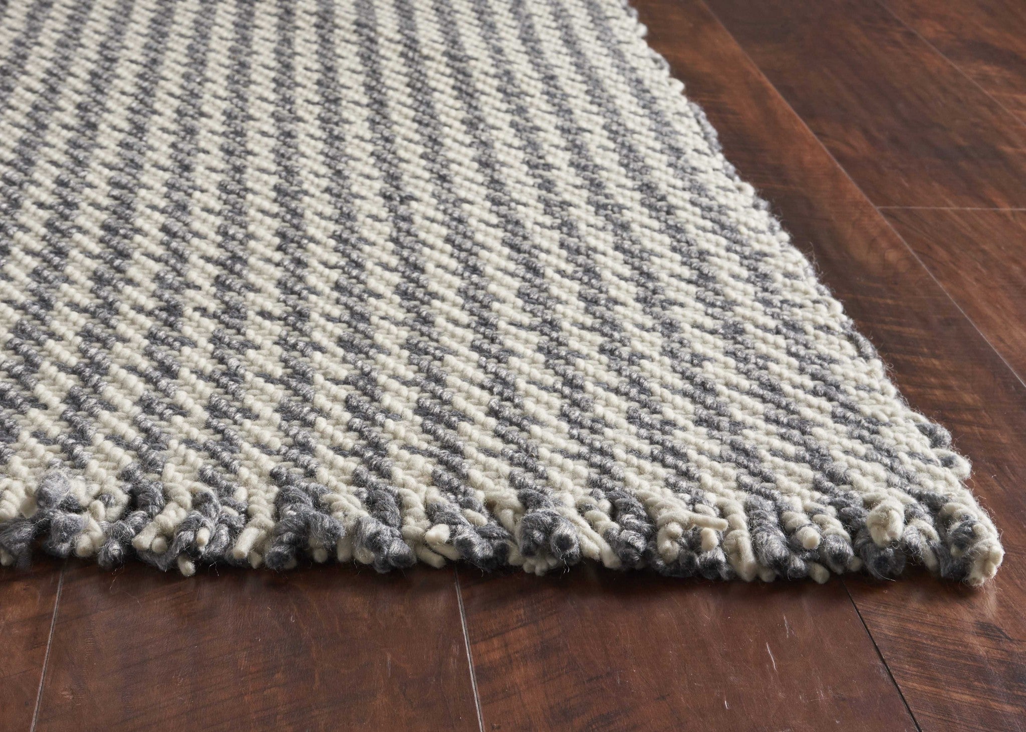 8 X 11  Wool Ivory Or Grey Area Rug