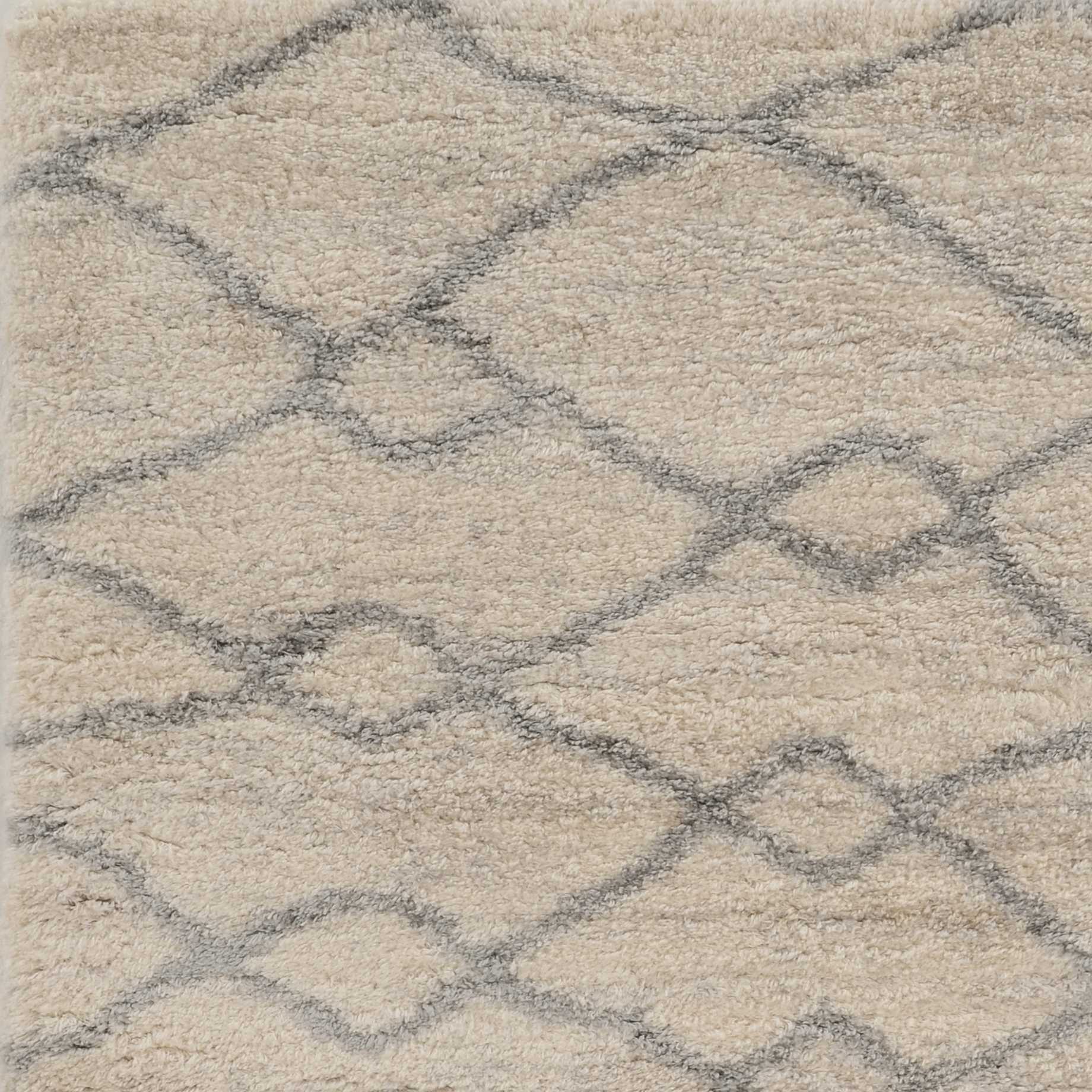 5'X8' Ivory Grey Machine Woven Chain Link Indoor Area Rug