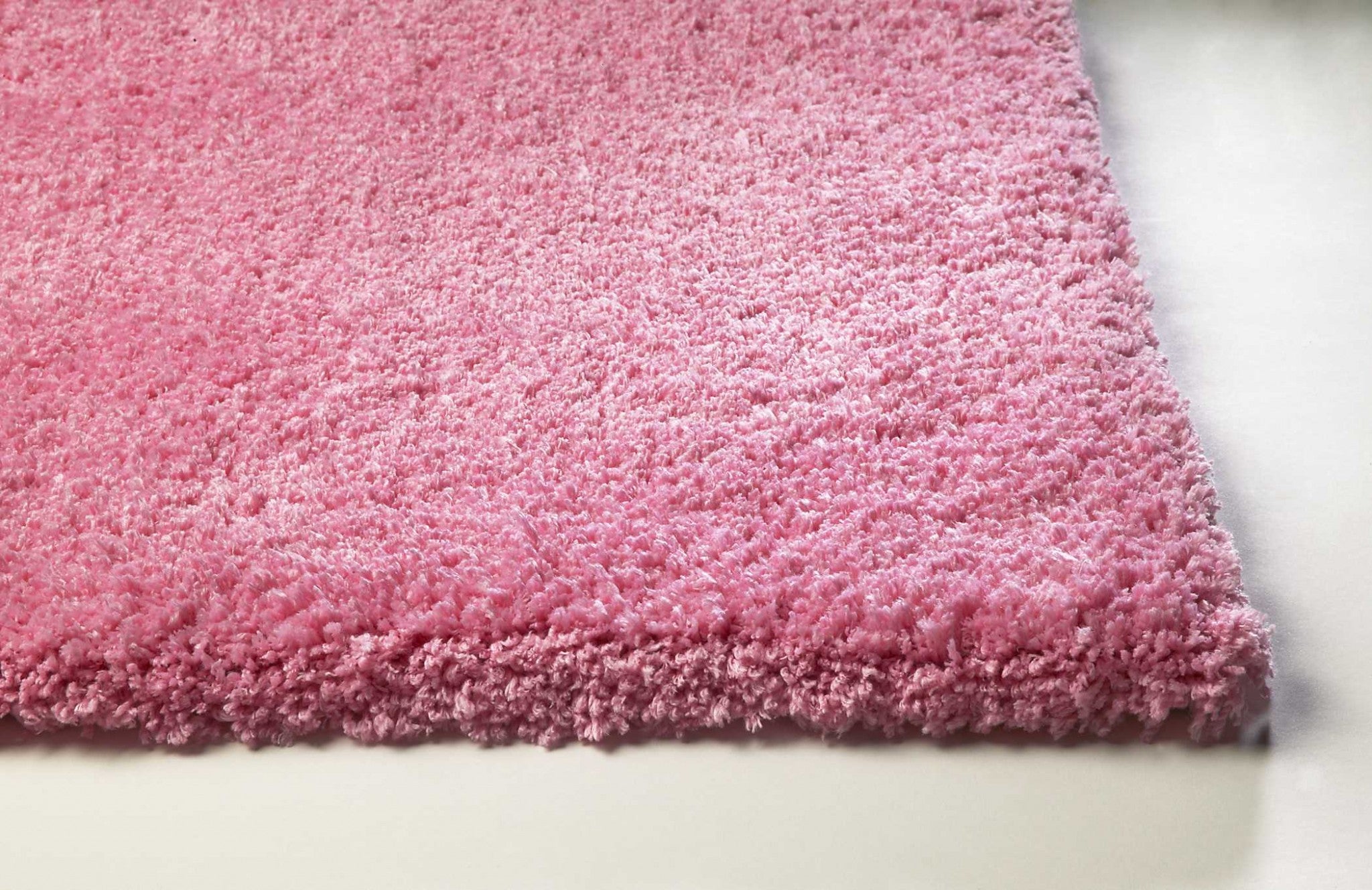 5'X7' Hot Pink Indoor Shag Rug