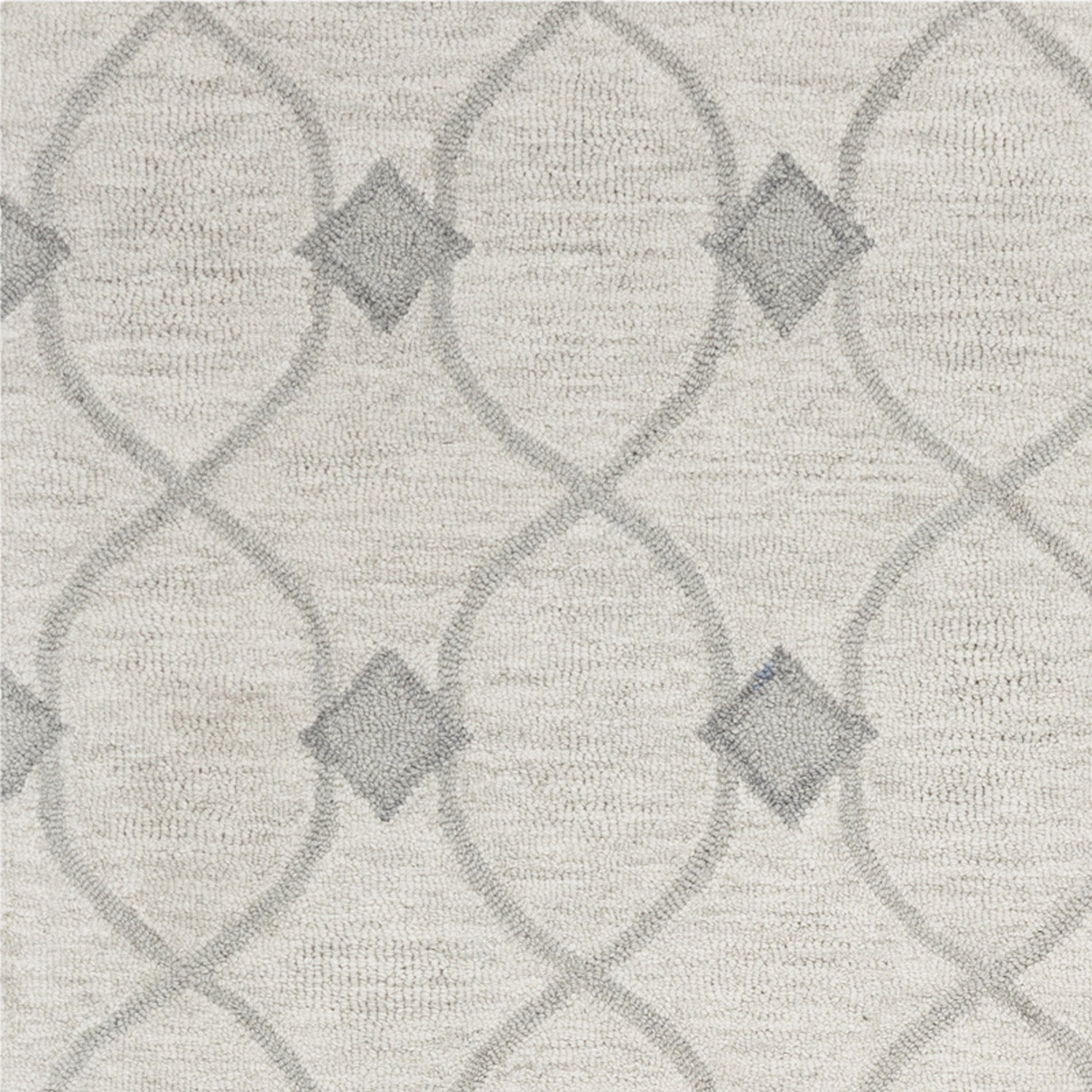 2'X4' Ivory Hand Tufted Ogee Indoor Accent Rug