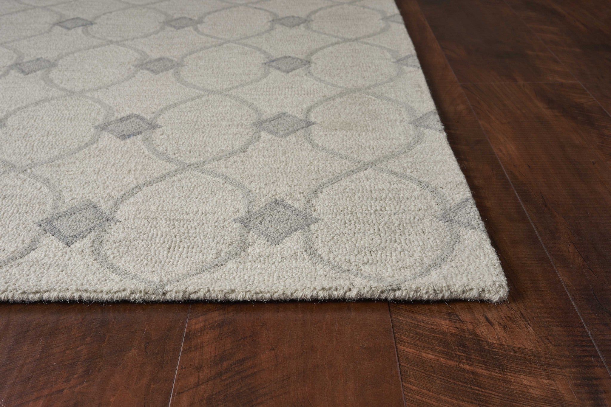 2'X4' Ivory Hand Tufted Ogee Indoor Accent Rug