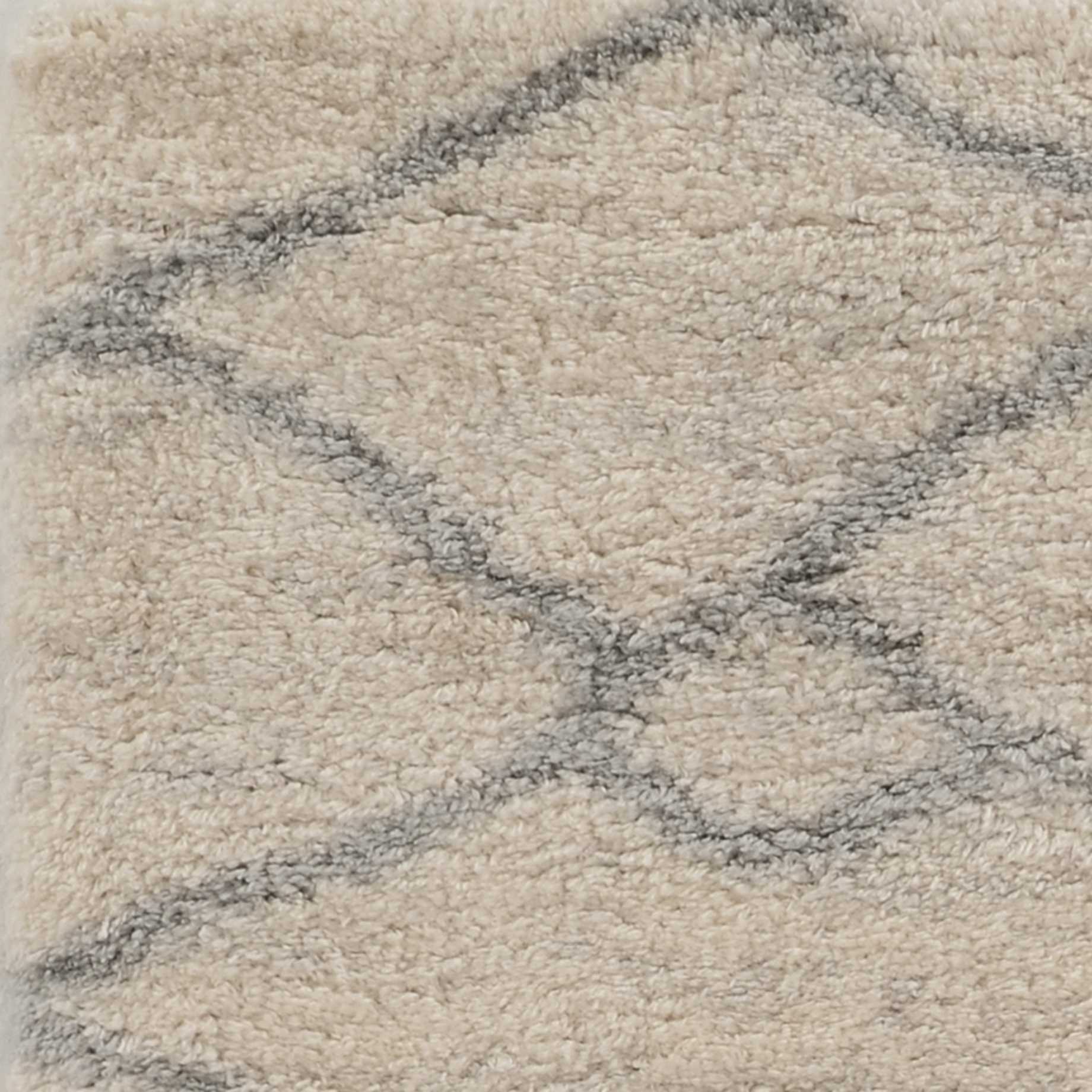 4'X6' Ivory Grey Machine Woven Chain Link Indoor Area Rug