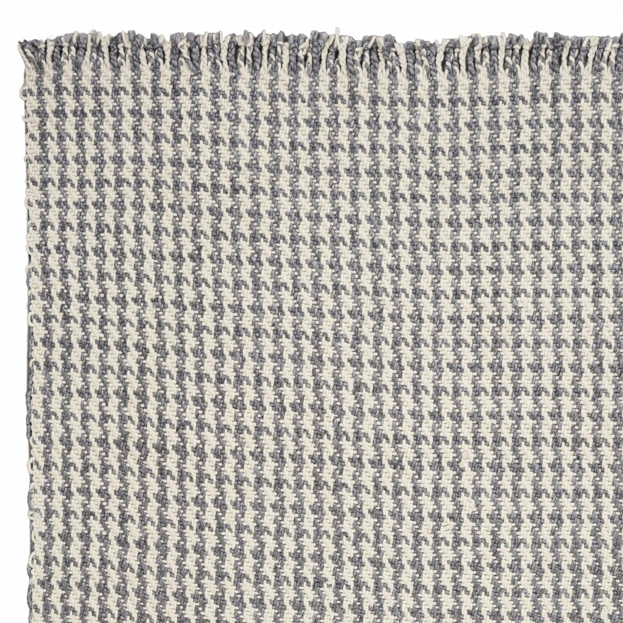 3'X5'  Ivory Grey Hand Woven Houndstooth With Braided Fringe Indoor Area Rug