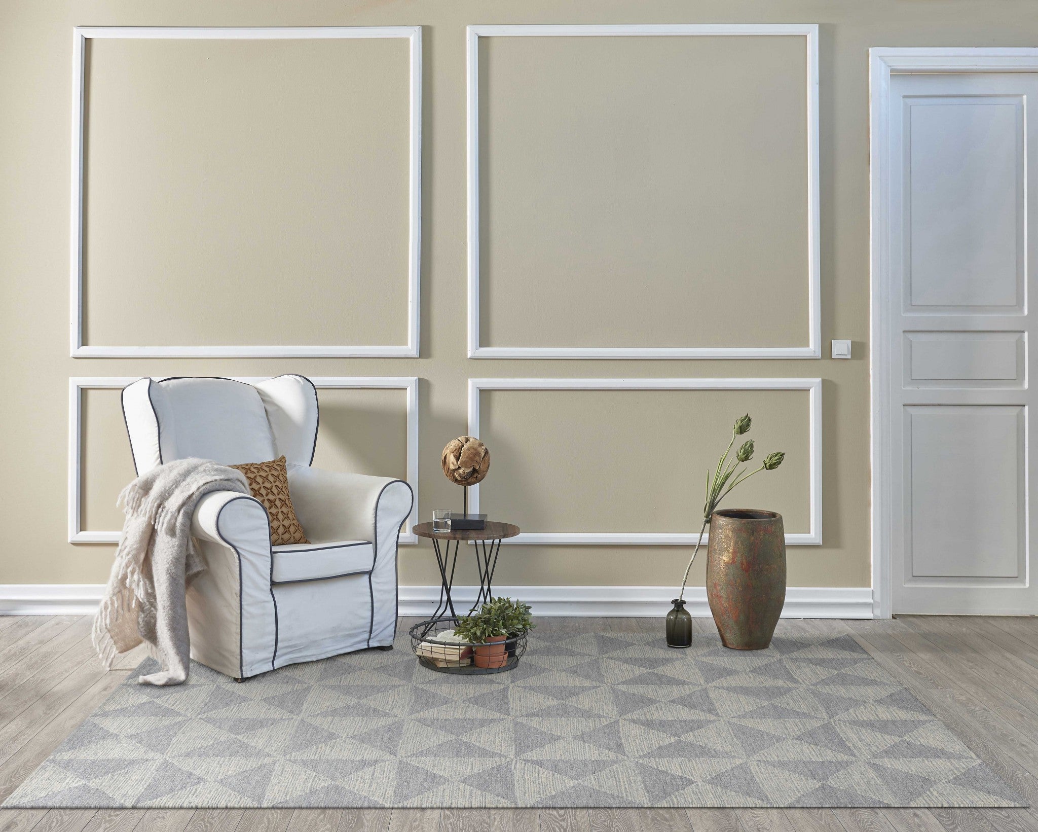 5' X 7' Ivory Geometric Pattern Wool Indoor Area Rug