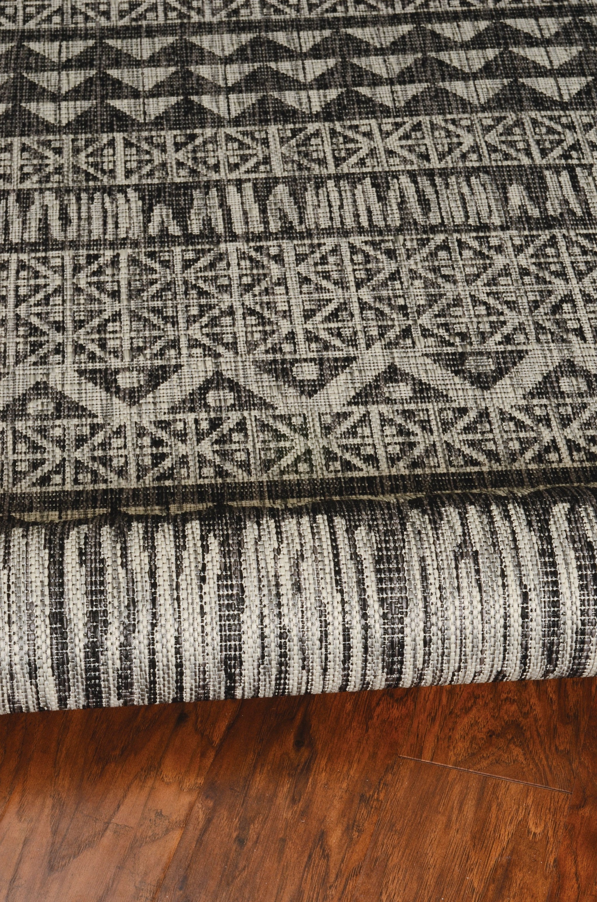 3'X4' Charcoal Machine Woven Uv Treated Tribal Indoor Outdoor Accent Rug