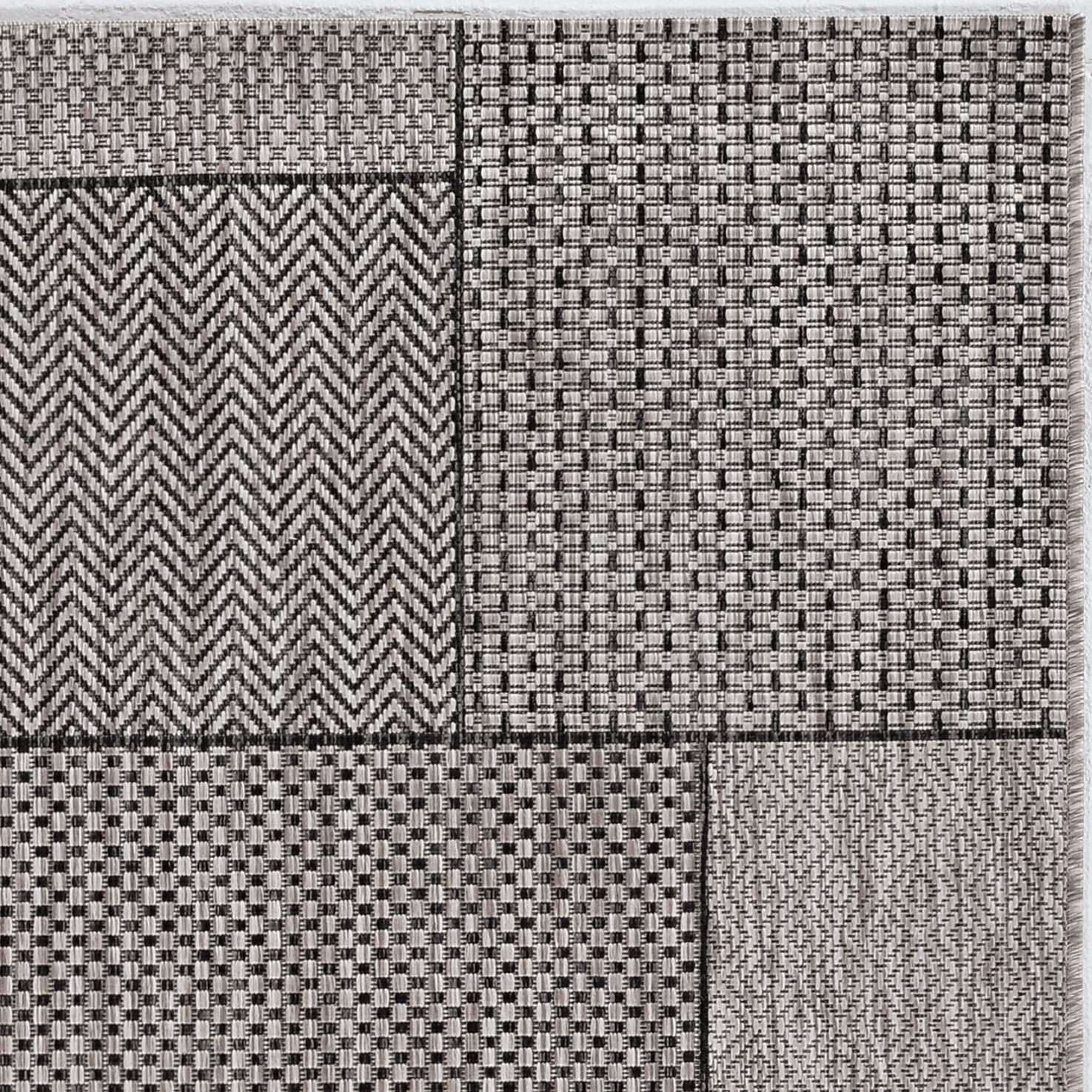 5' X 8' Grey Geometric Patterns Area Rug