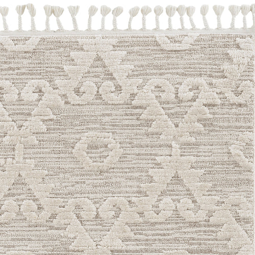 5' X 8' Ivory Or Beige Geometric Diamond Indoor Area Rug With Fringe