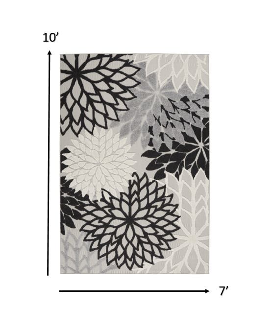 7' X 10' Black White Floral Indoor Outdoor Area Rug