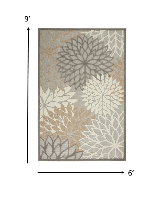 6' X 9' Gray And Ivory Floral Indoor Outdoor Area Rug