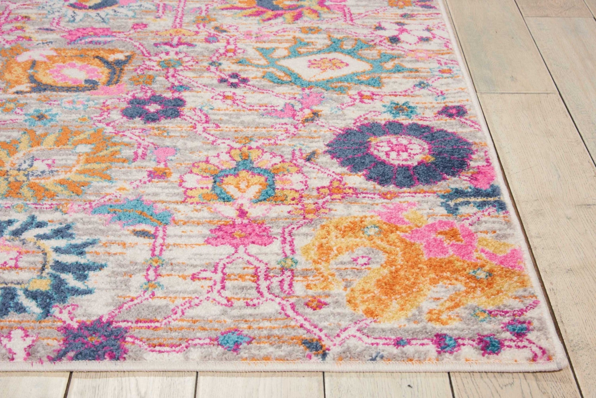 7' X 10' Silver Floral Power Loom Area Rug