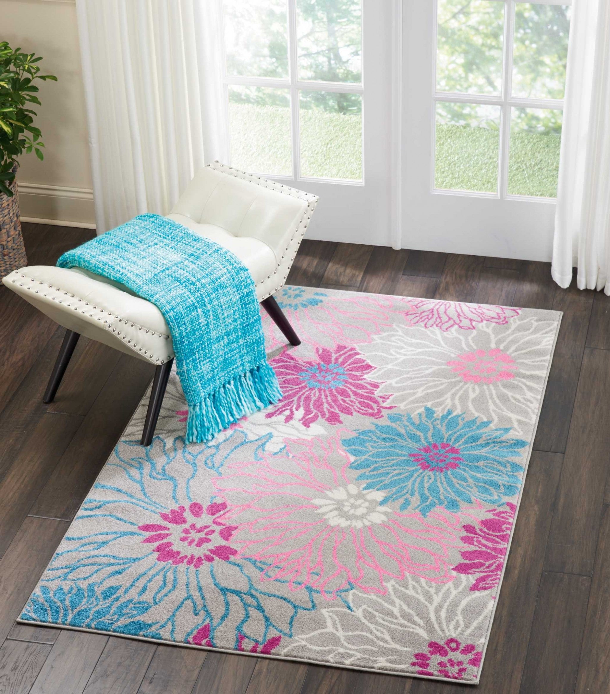 4' X 6' Gray Floral Dhurrie Area Rug