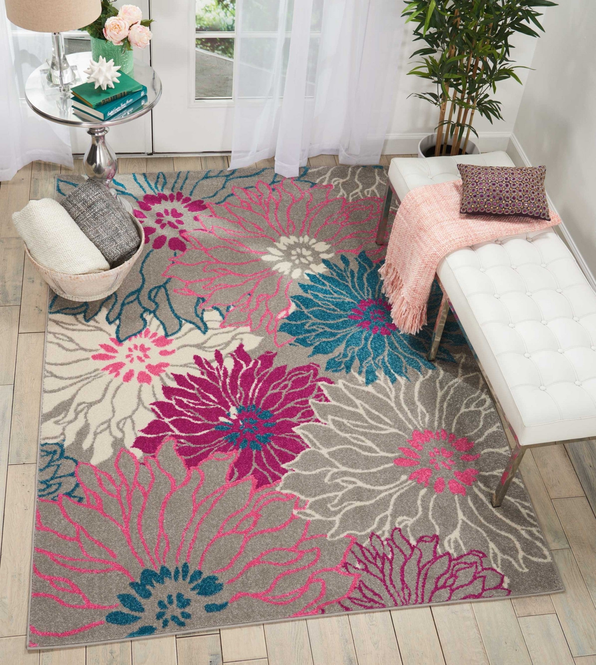 5' X 7' Gray Floral Dhurrie Area Rug