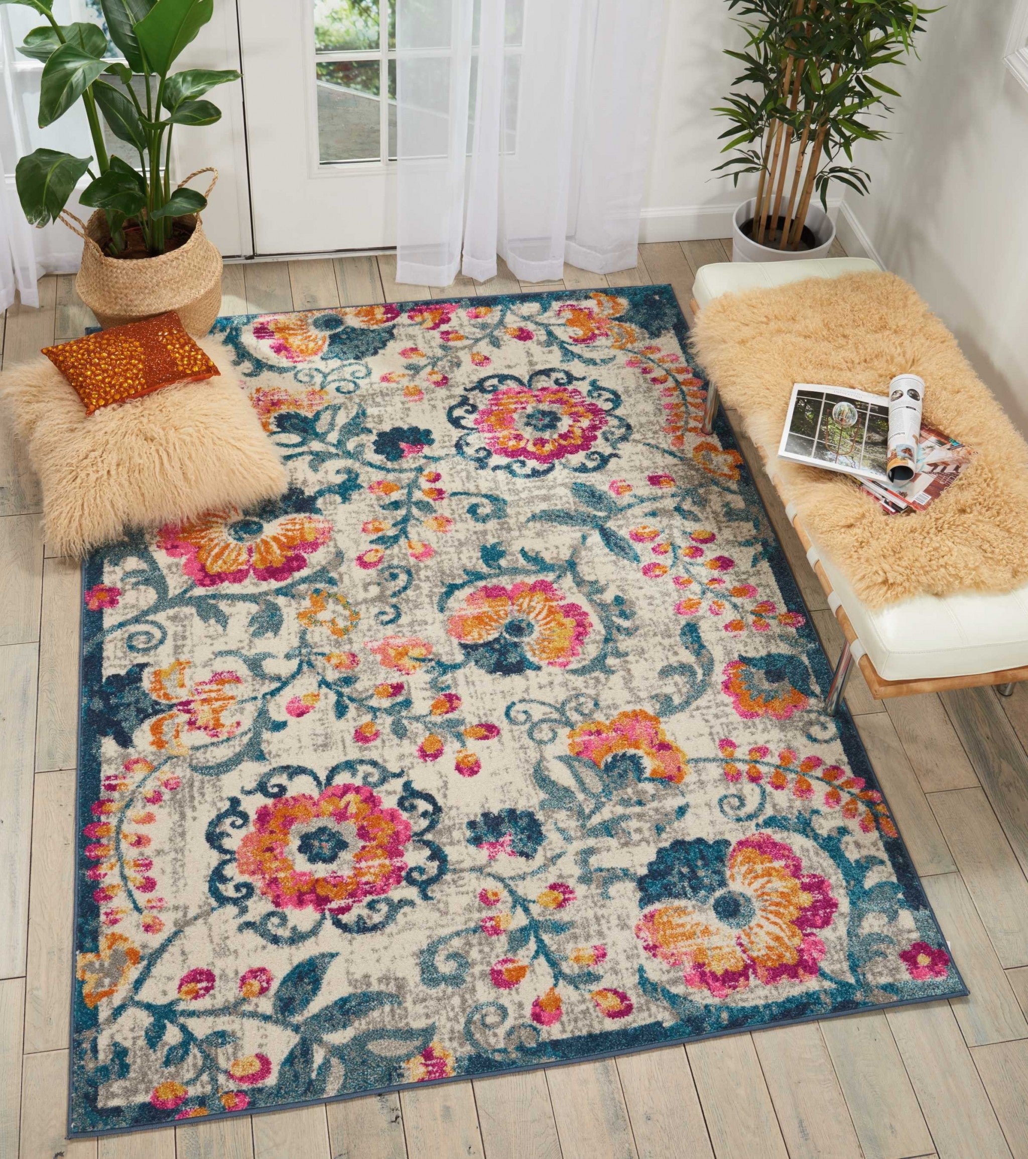 5' X 7' Ivory Floral Dhurrie Area Rug