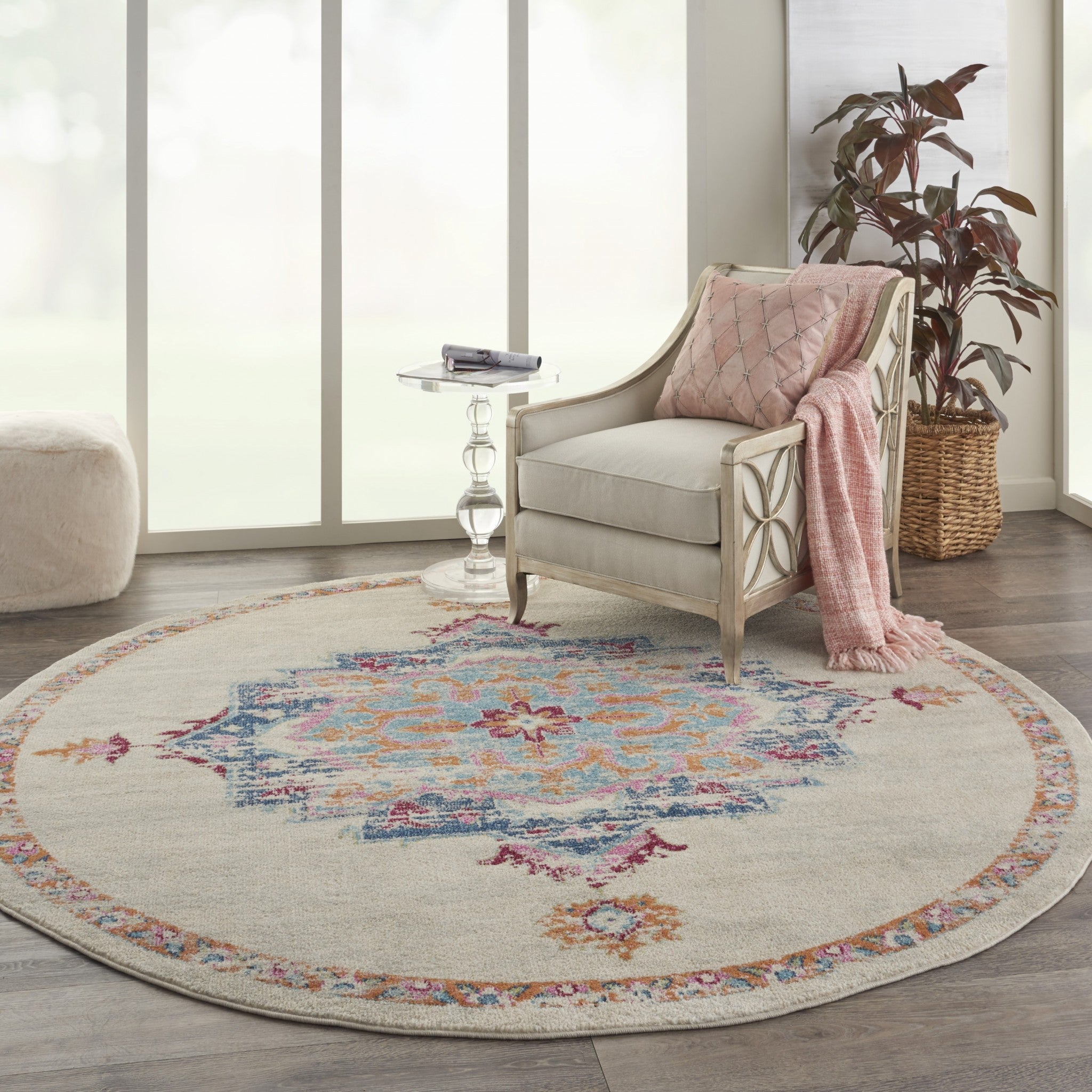 8' Gray And Ivory Round Power Loom Area Rug