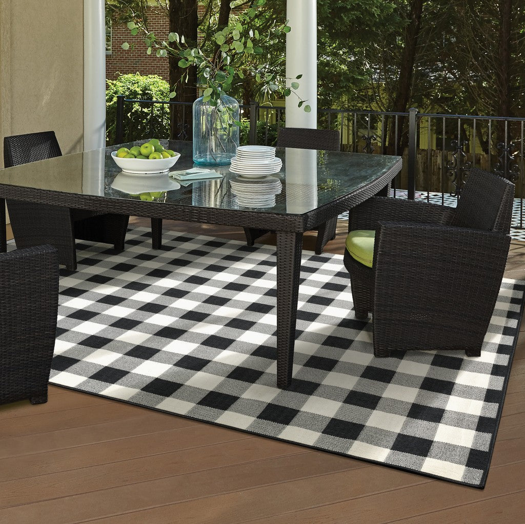 8' x 11' Black and Ivory Indoor Outdoor Area Rug