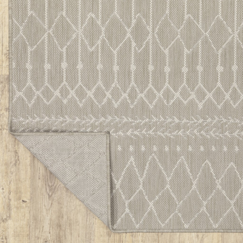 3' X 5' Gray and Ivory Indoor Outdoor Area Rug