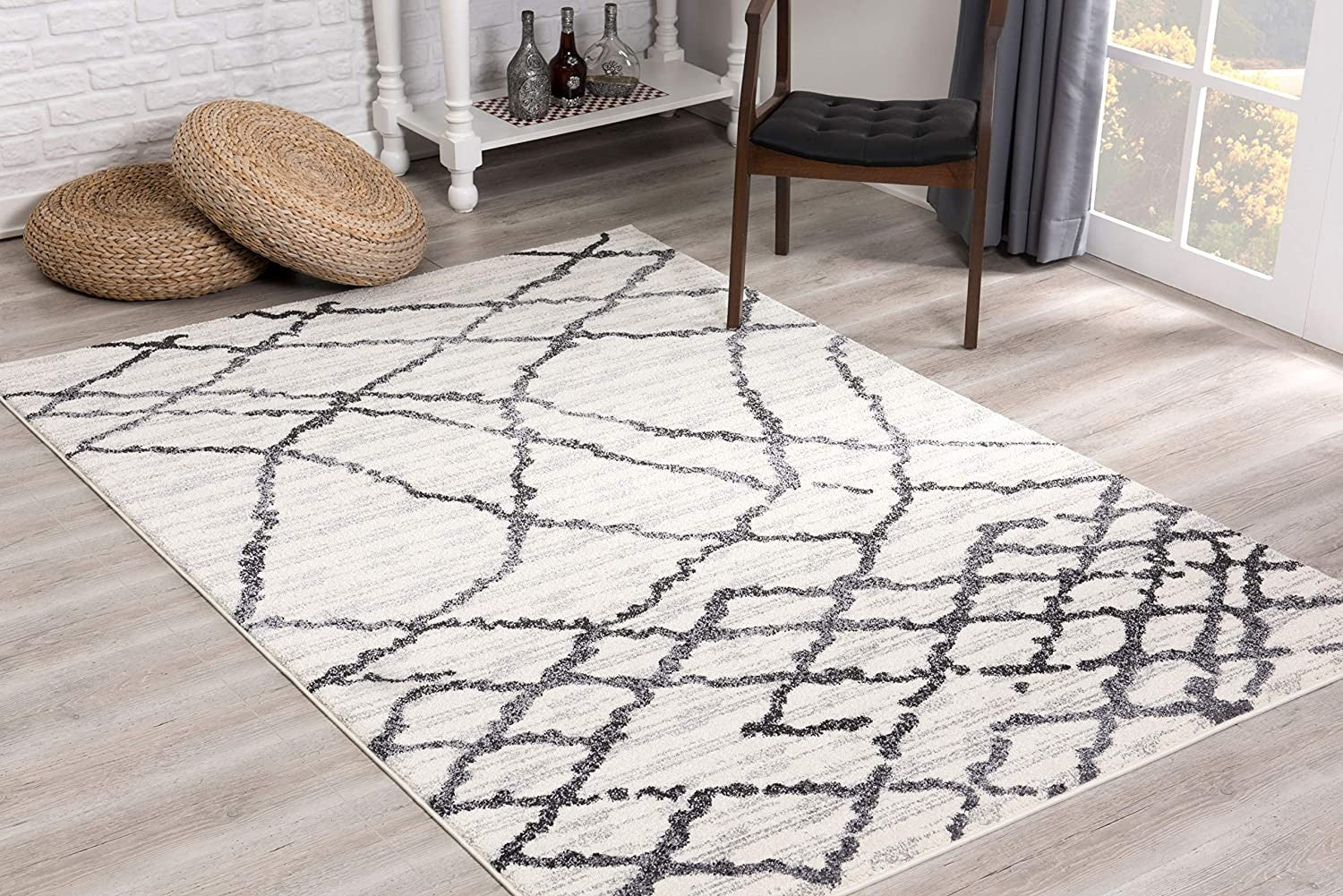 4’ X 6’ Gray And Black Modern Abstract Area Rug