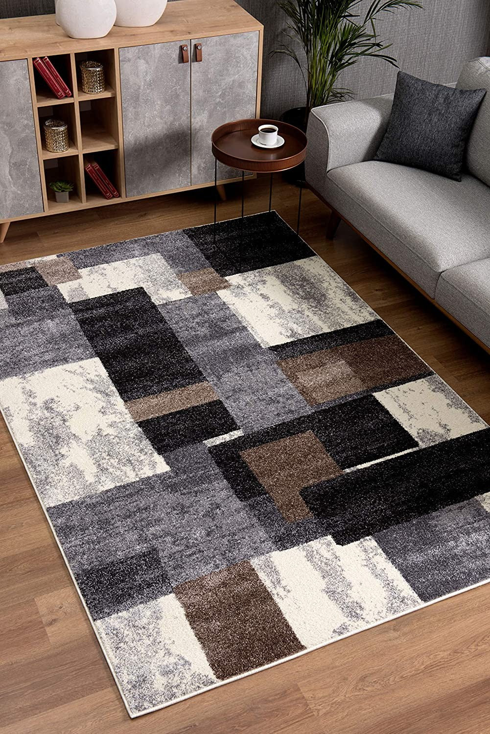 4’ X 6’ Brown Distressed Geometric Area Rug