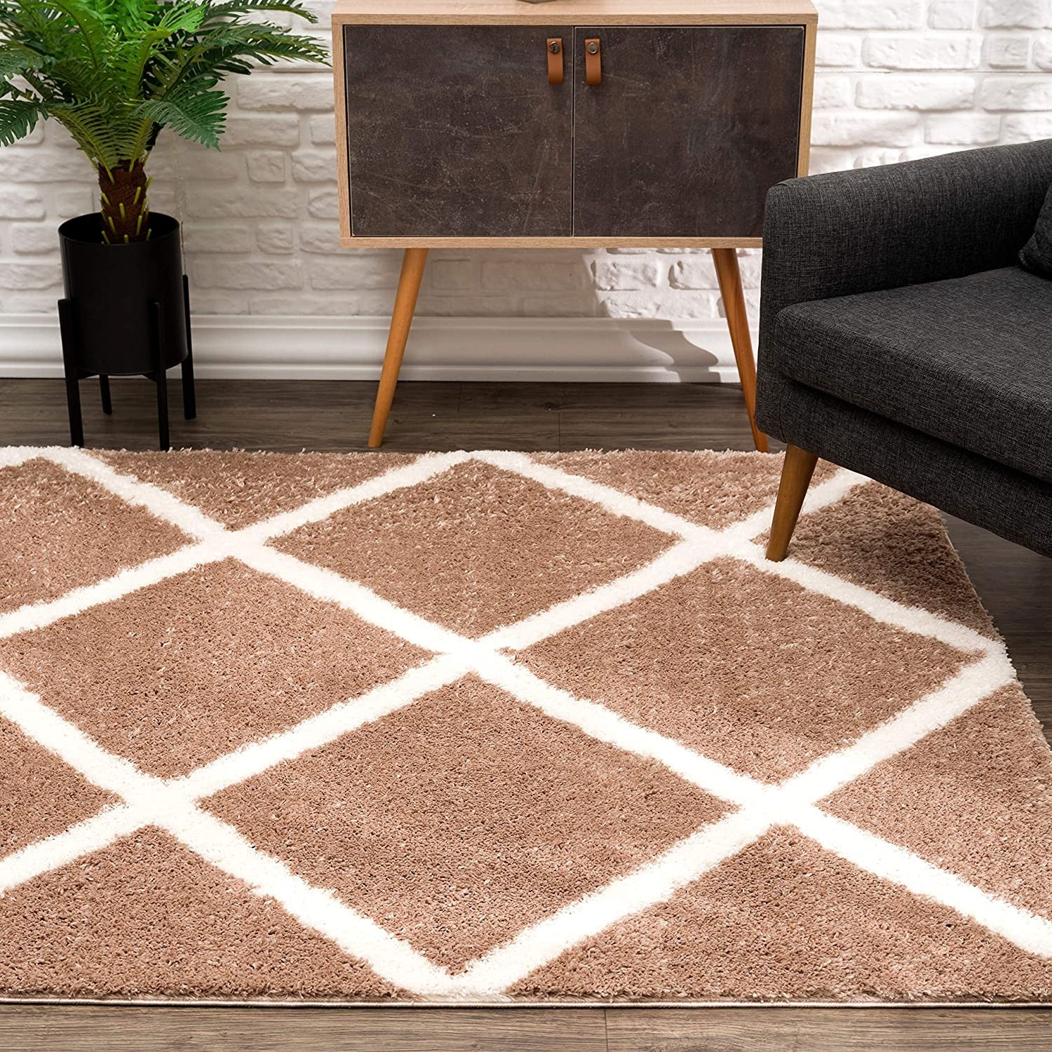 5' X 8' Beige Geometric Area Rug