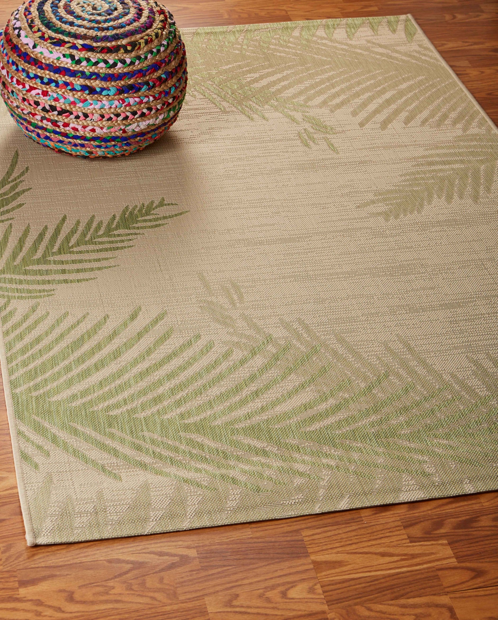 5' X 7' Beige Floral Indoor Outdoor Area Rug