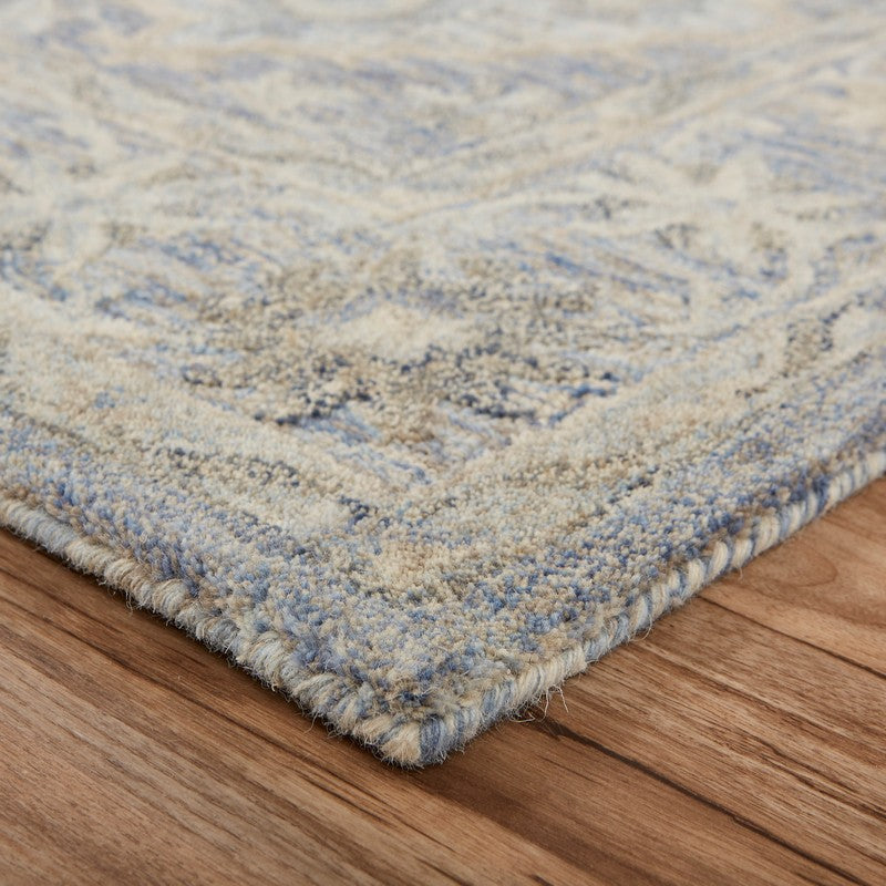 8’ x 10’ Blue and Tan Traditional Area Rug