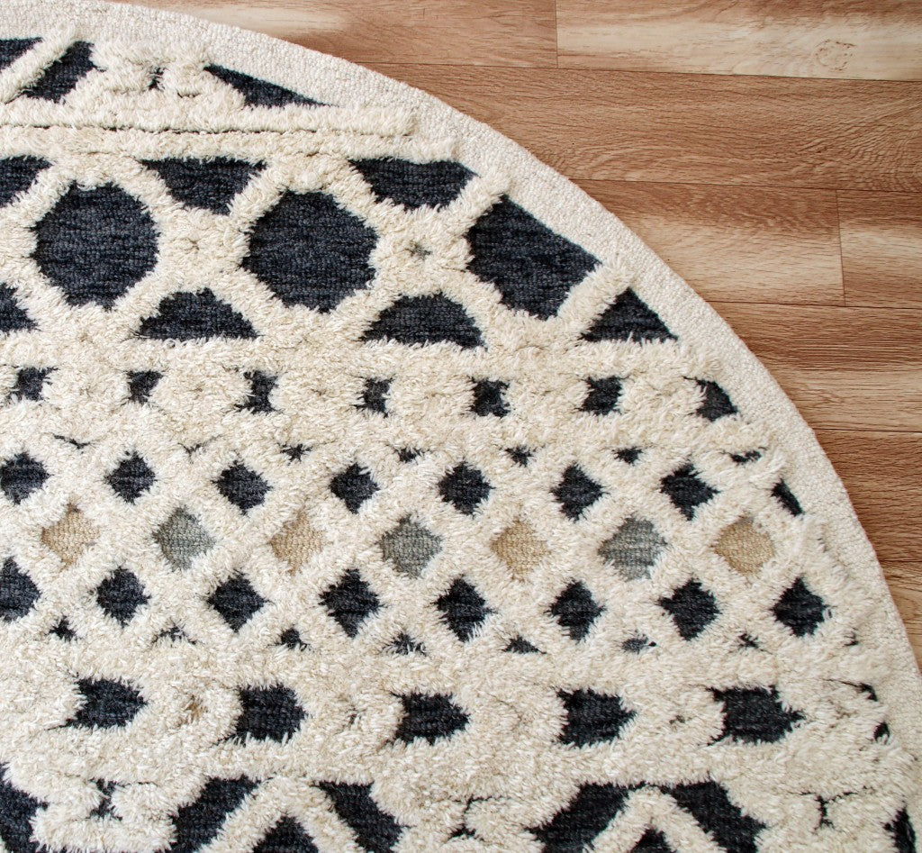 6' Blue And Ivory Round Wool Hand Tufted Area Rug