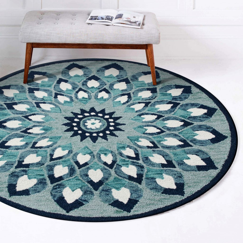 6' Blue And White Round Wool Hand Tufted Area Rug