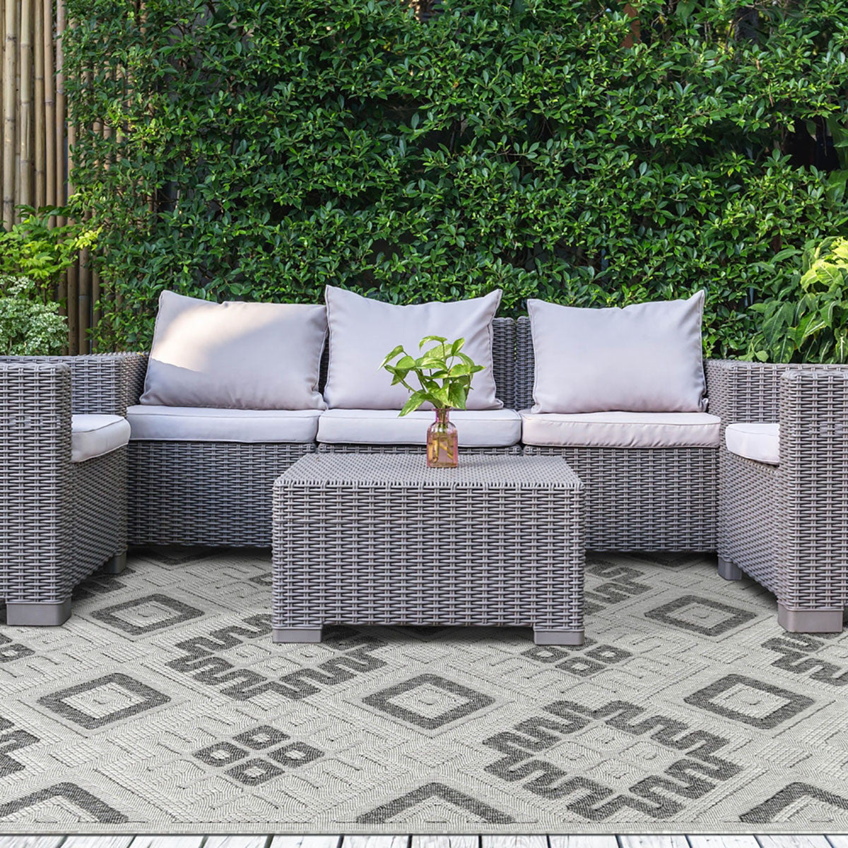 5' X 7' Slate Geometric Stain Resistant Non Skid Indoor Outdoor Area Rug