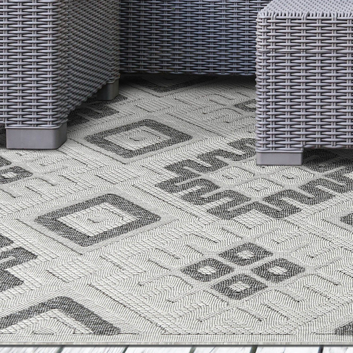 6' X 9' Slate Geometric Stain Resistant Non Skid Indoor Outdoor Area Rug