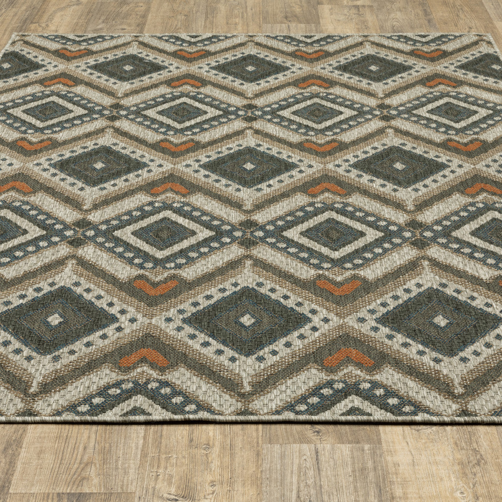 8' x 10' Gray Geometric Stain Resistant Indoor Outdoor Area Rug