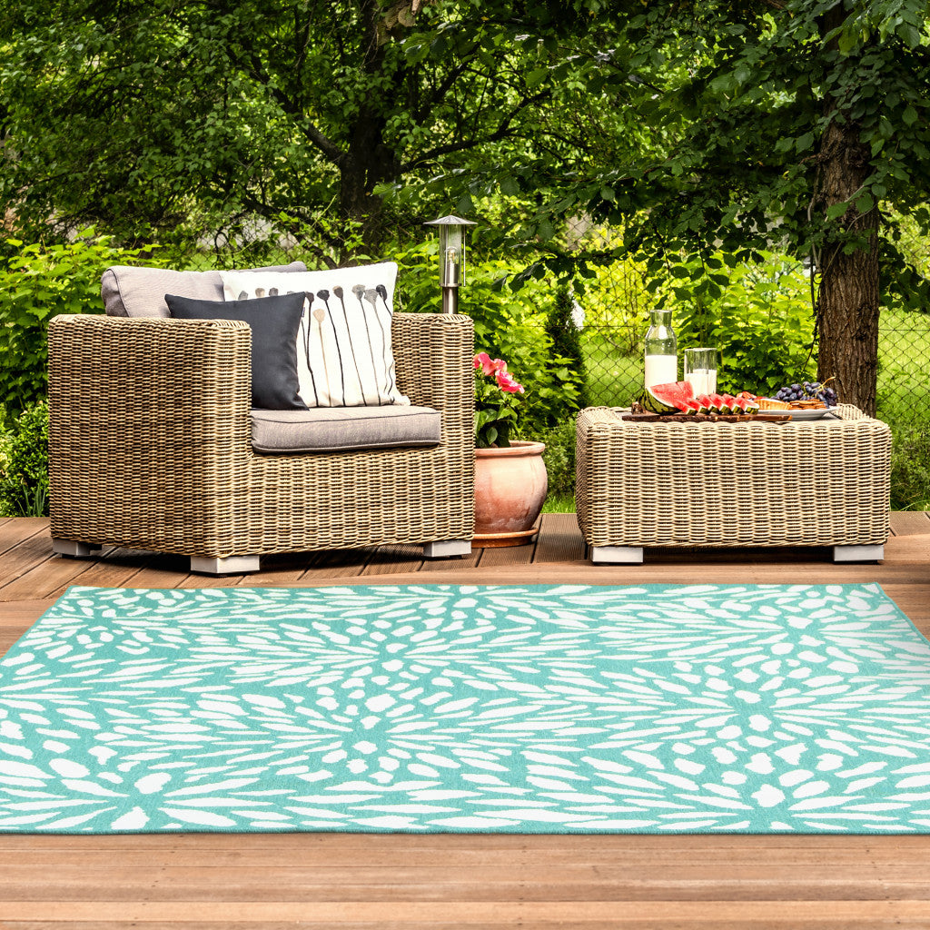 4' x 6' Blue and Ivory Floral Stain Resistant Indoor Outdoor Area Rug