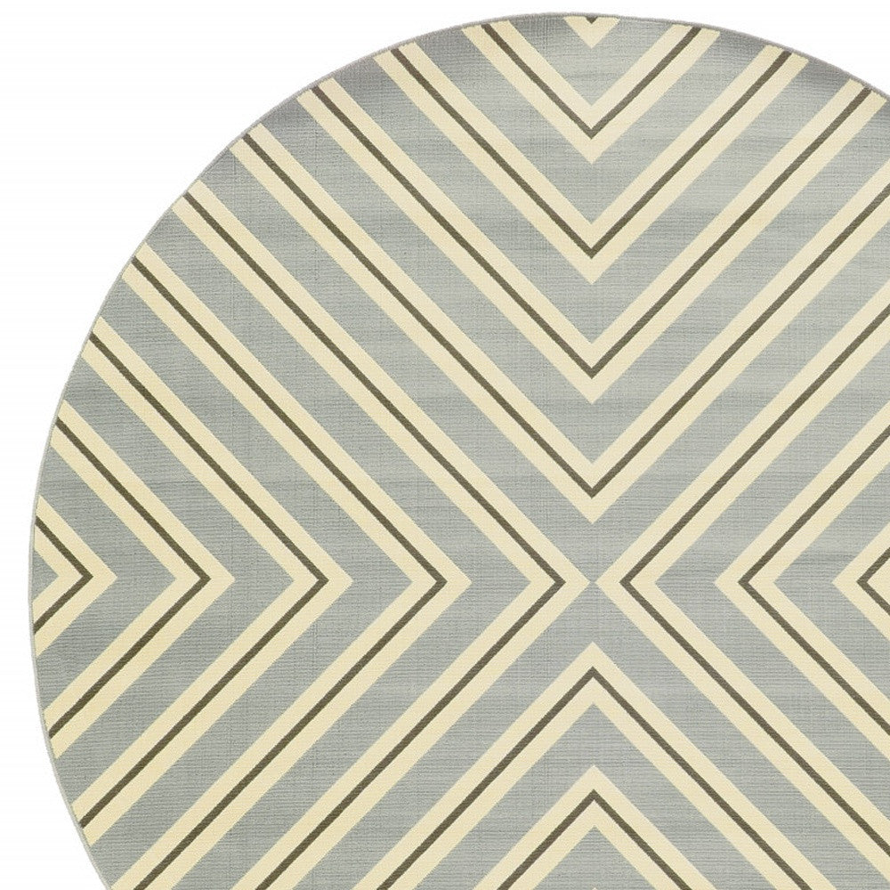 8' x 8' Gray and Ivory Round Geometric Stain Resistant Indoor Outdoor Area Rug