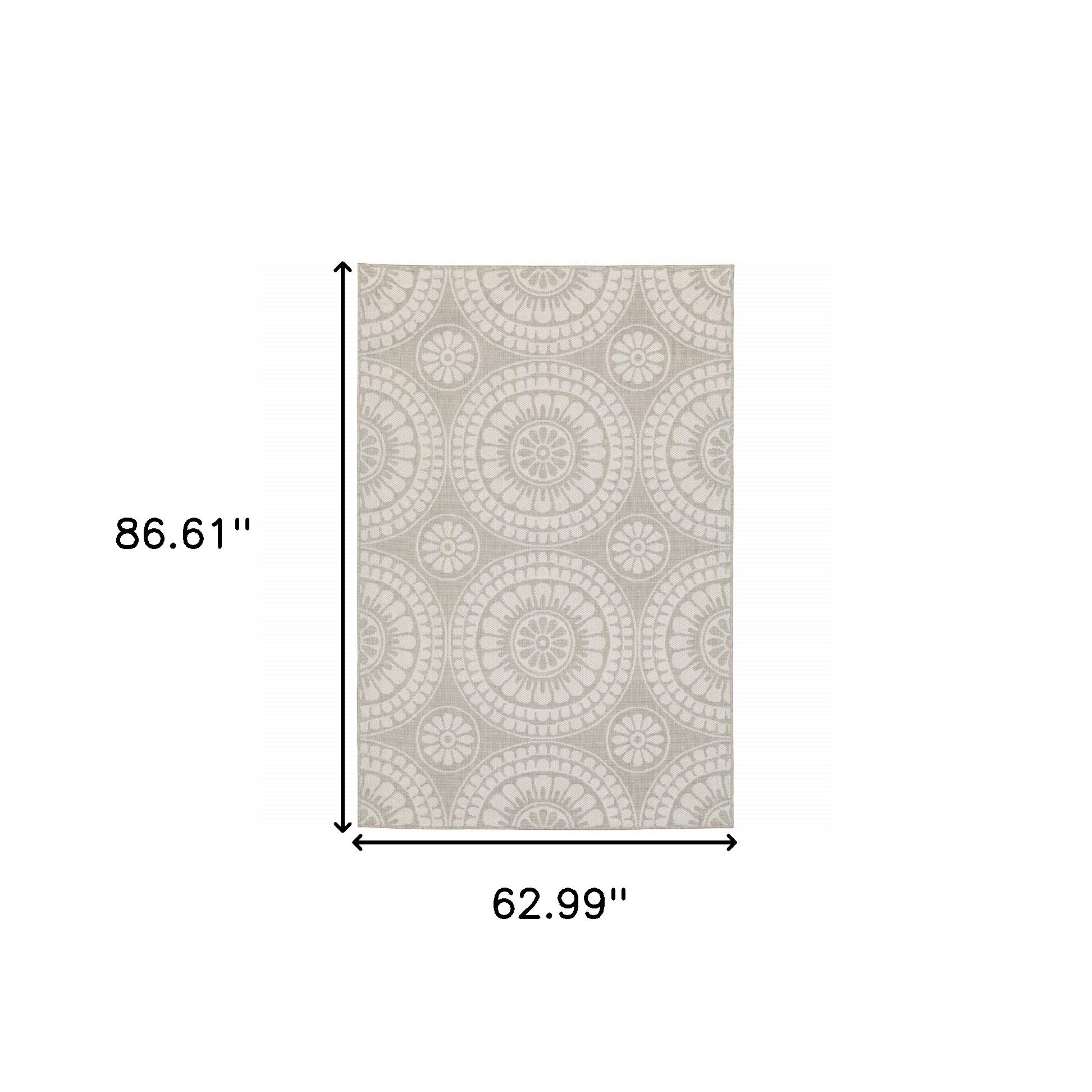 5' x 7' Gray and Ivory Geometric Stain Resistant Indoor Outdoor Area Rug