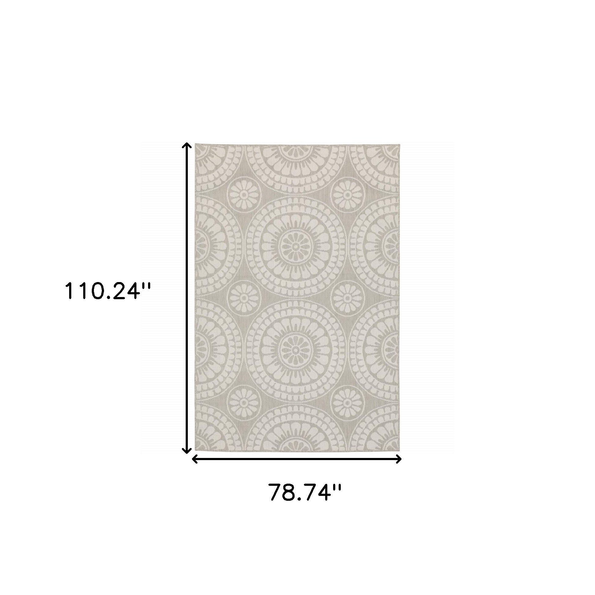 7' x 9' Gray and Ivory Geometric Stain Resistant Indoor Outdoor Area Rug