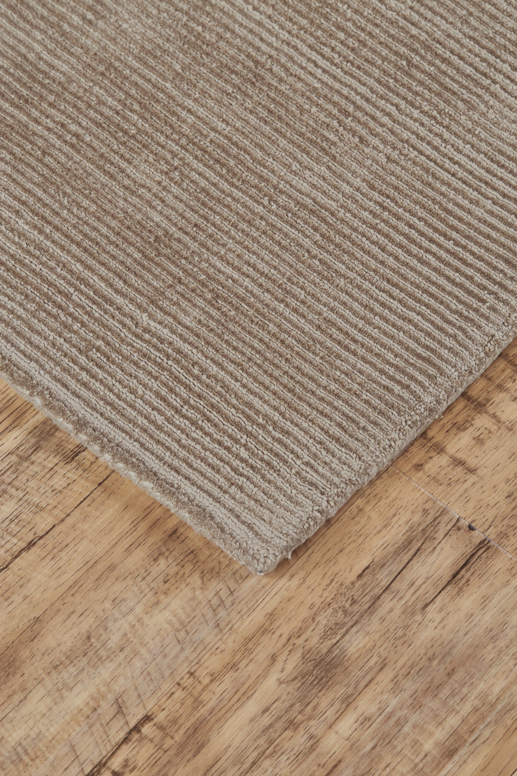 4' X 6' Tan Ivory And Taupe Hand Woven Area Rug