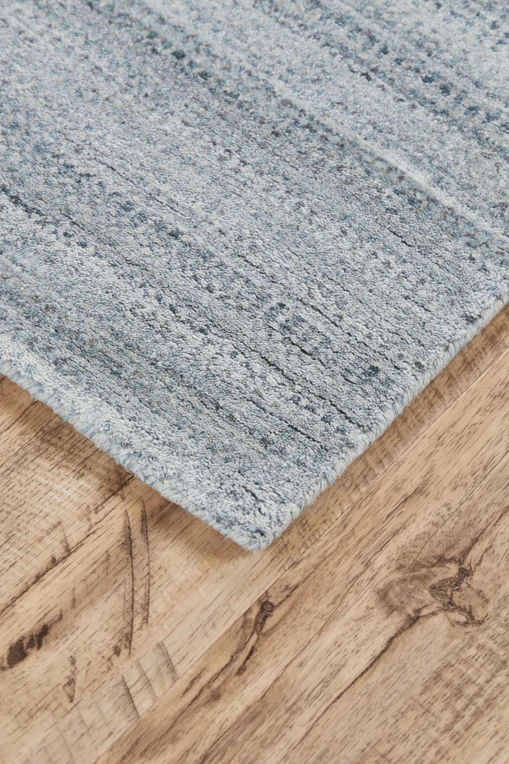 5' X 8' Blue And Gray Ombre Hand Woven Area Rug