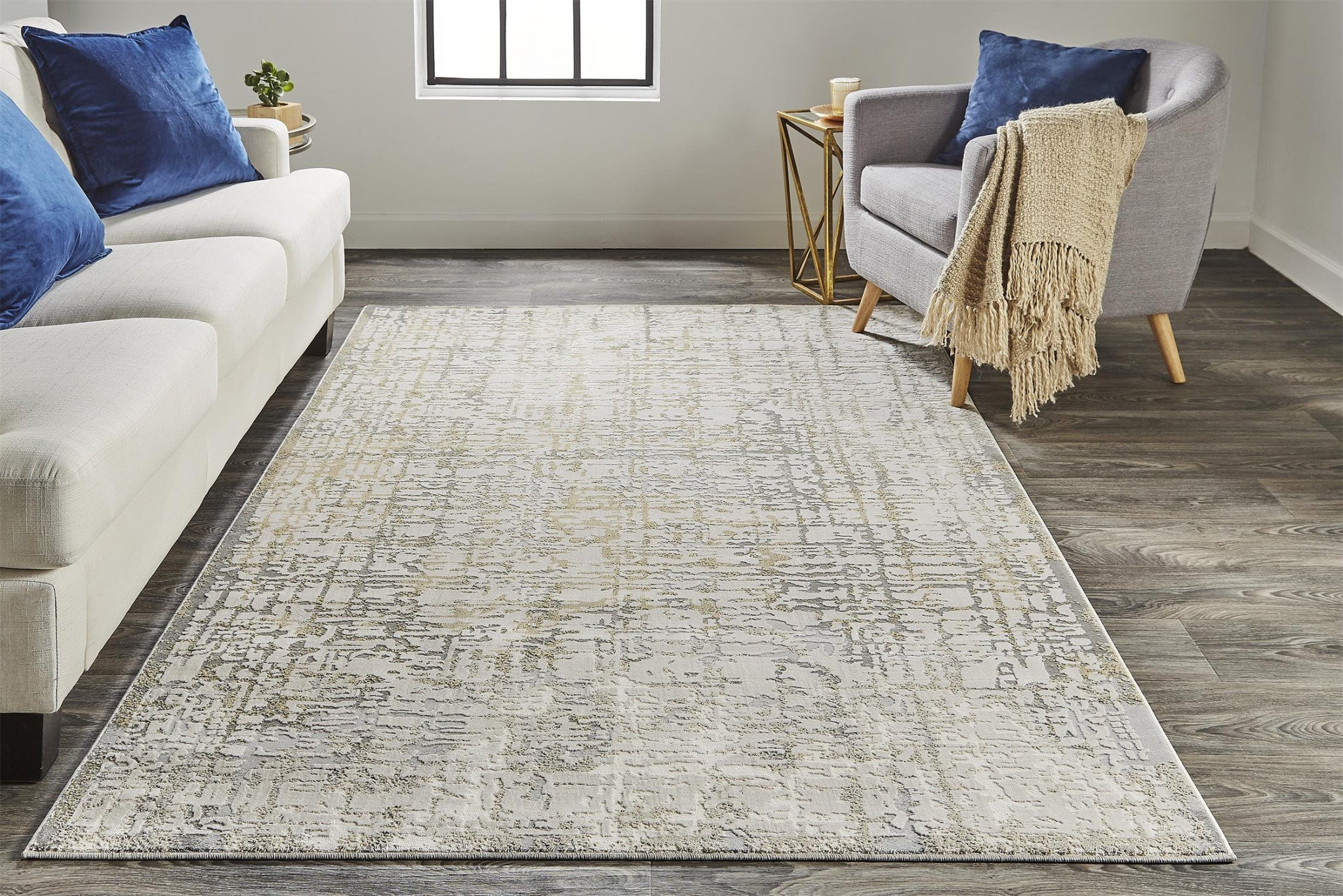 5' X 8' Ivory And Gray Abstract Stain Resistant Area Rug