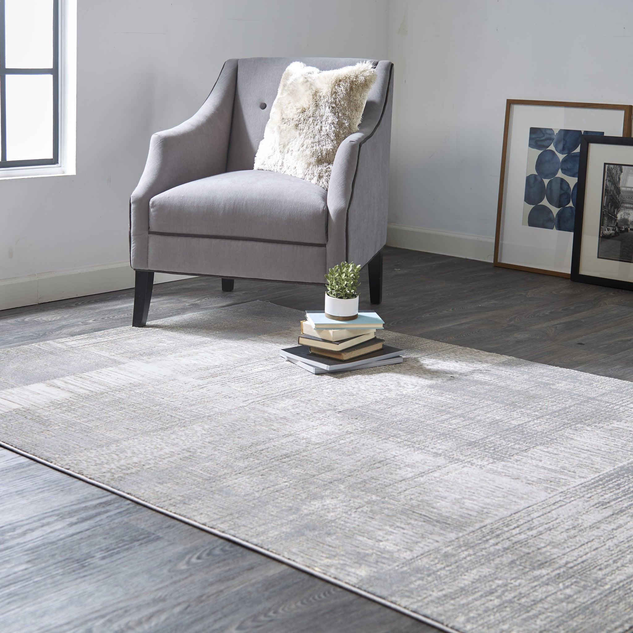 4' X 6' Gray And Ivory Abstract Area Rug