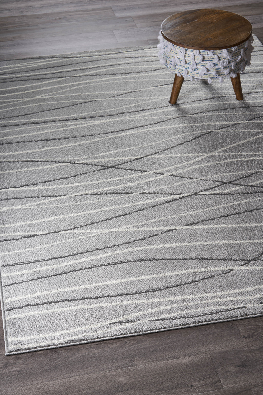 5' X 7' Gray And White Abstract Stain Resistant Indoor Outdoor Area Rug