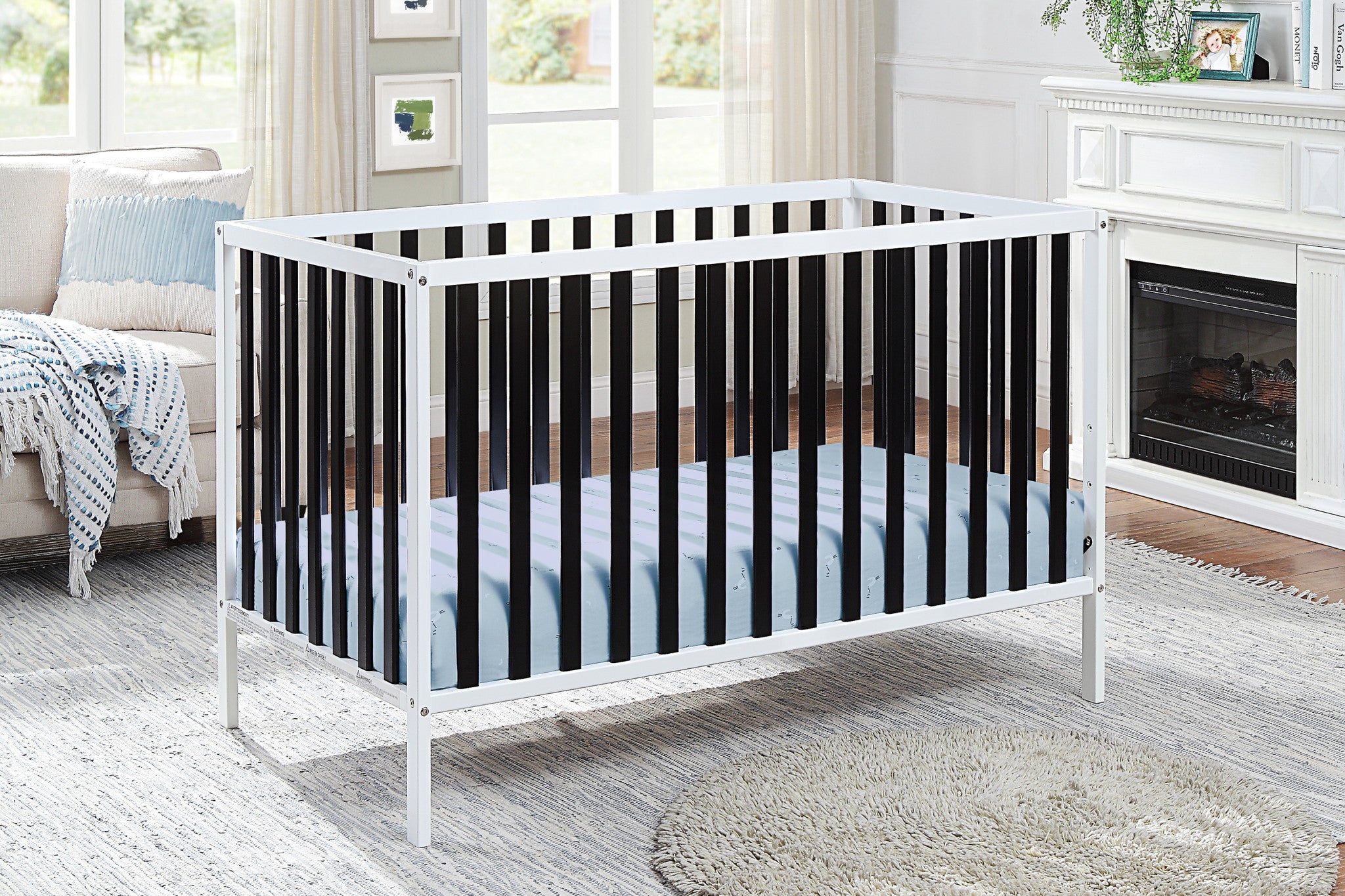 Black and White Solid and Manufactured Wood Standard Three In One Convertible Crib