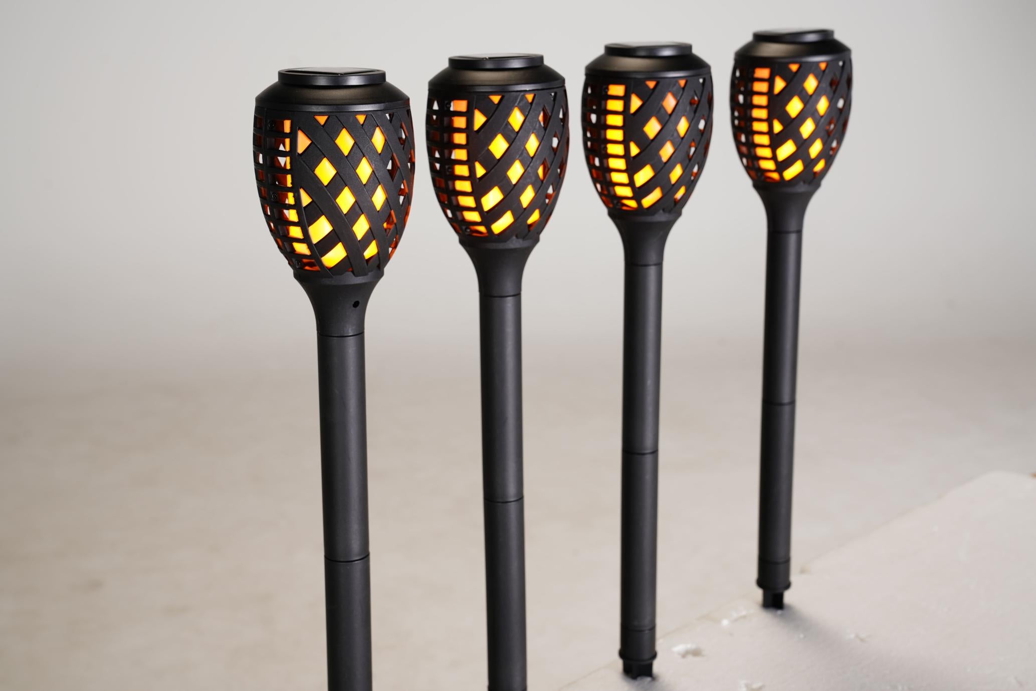 Outdoor Solar Lights, Water-Resistant Flickering Flames Torch Light, Landscape Decoration Lighting